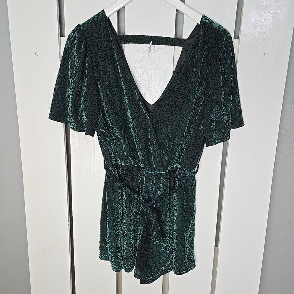 Aakaa Velvet Burnout Green‎ Black Floral Romper L Flutter Sleeve Whimsygoth Boho